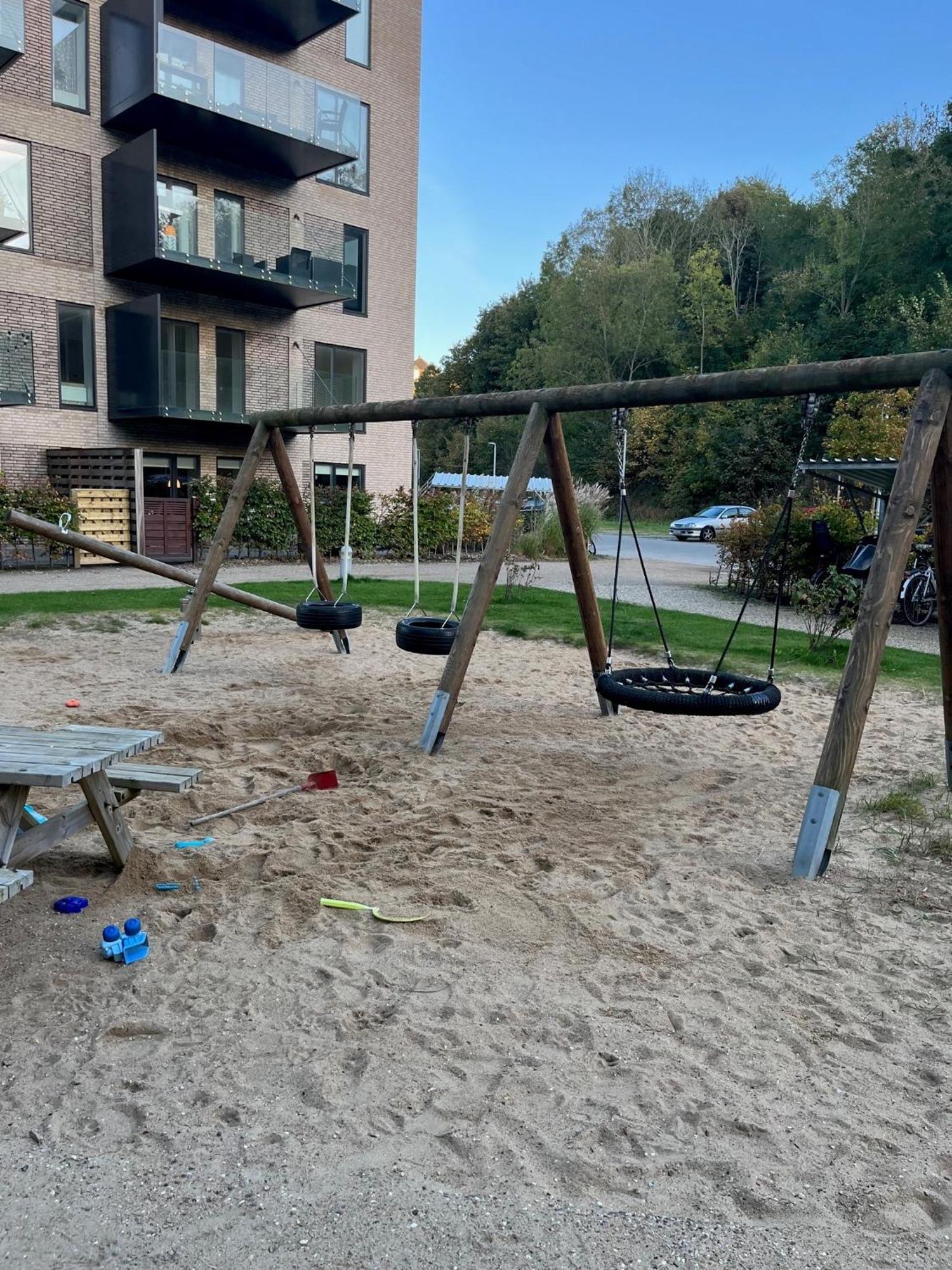 Charming Aalborg Apartment With Parking Exteriör bild